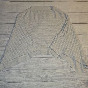 Lululemon Forward Flow Poncho Light Gray One Size